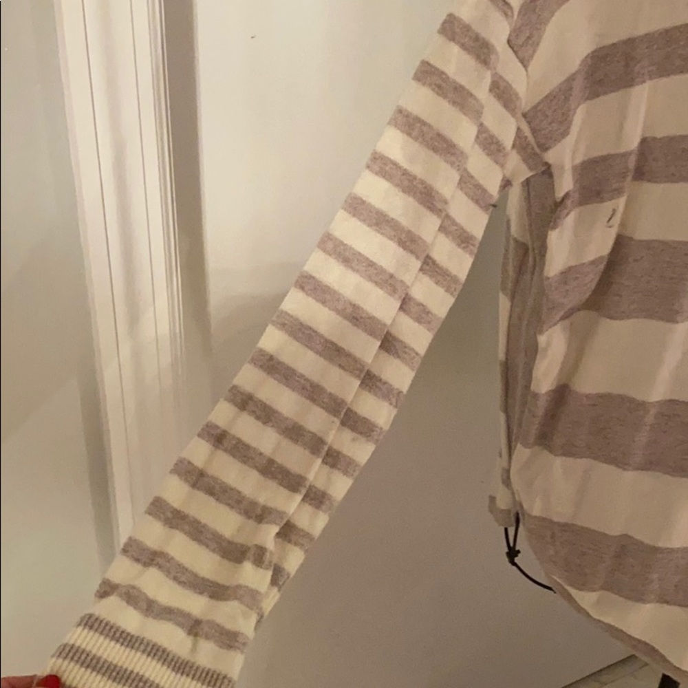Express Sweater - Picture 2 of 8